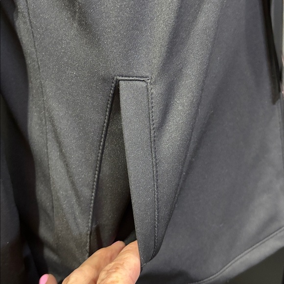 HYPE Moisture wicking, 360 stretch, compression sculpting, breathable,4 pockets - Picture 2 of 11